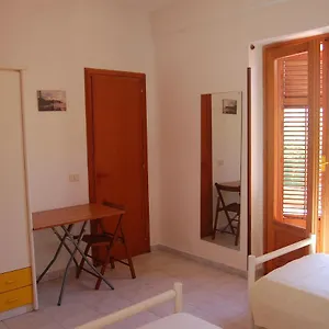 https://casa-petriera-famiglia.sicilyhotelsitaly.net